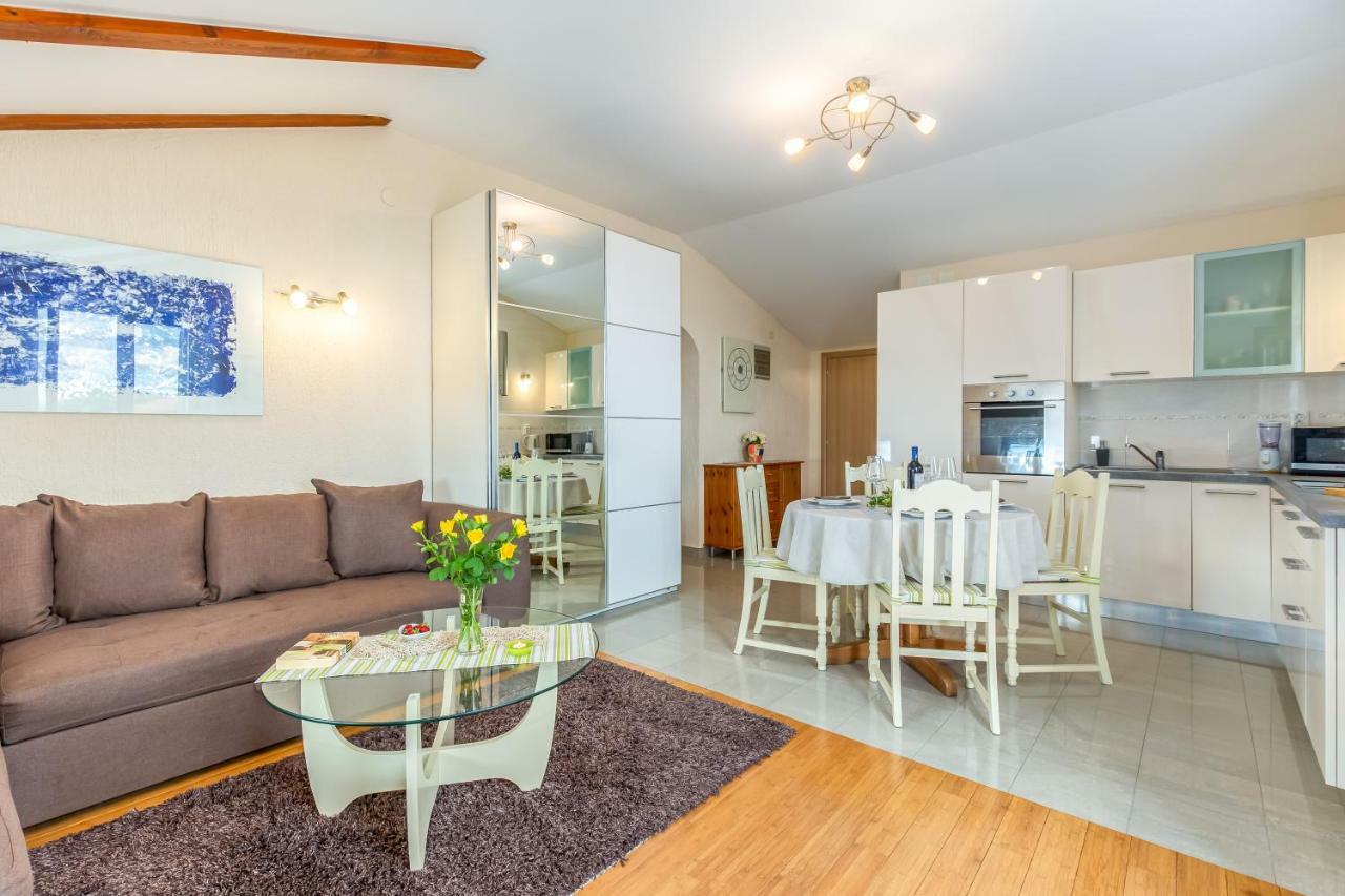 Korina Apartman Kostrena Kültér fotó