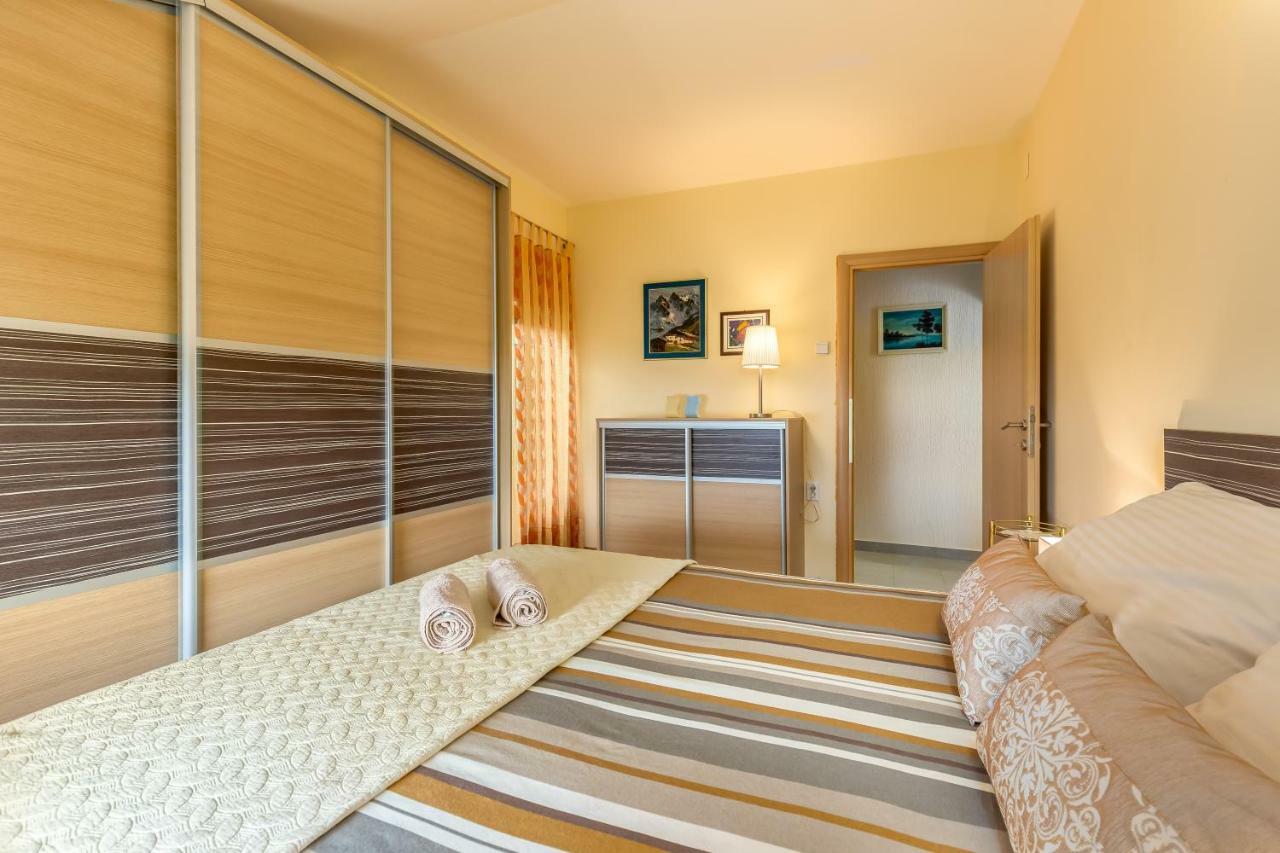 Korina Apartman Kostrena Kültér fotó